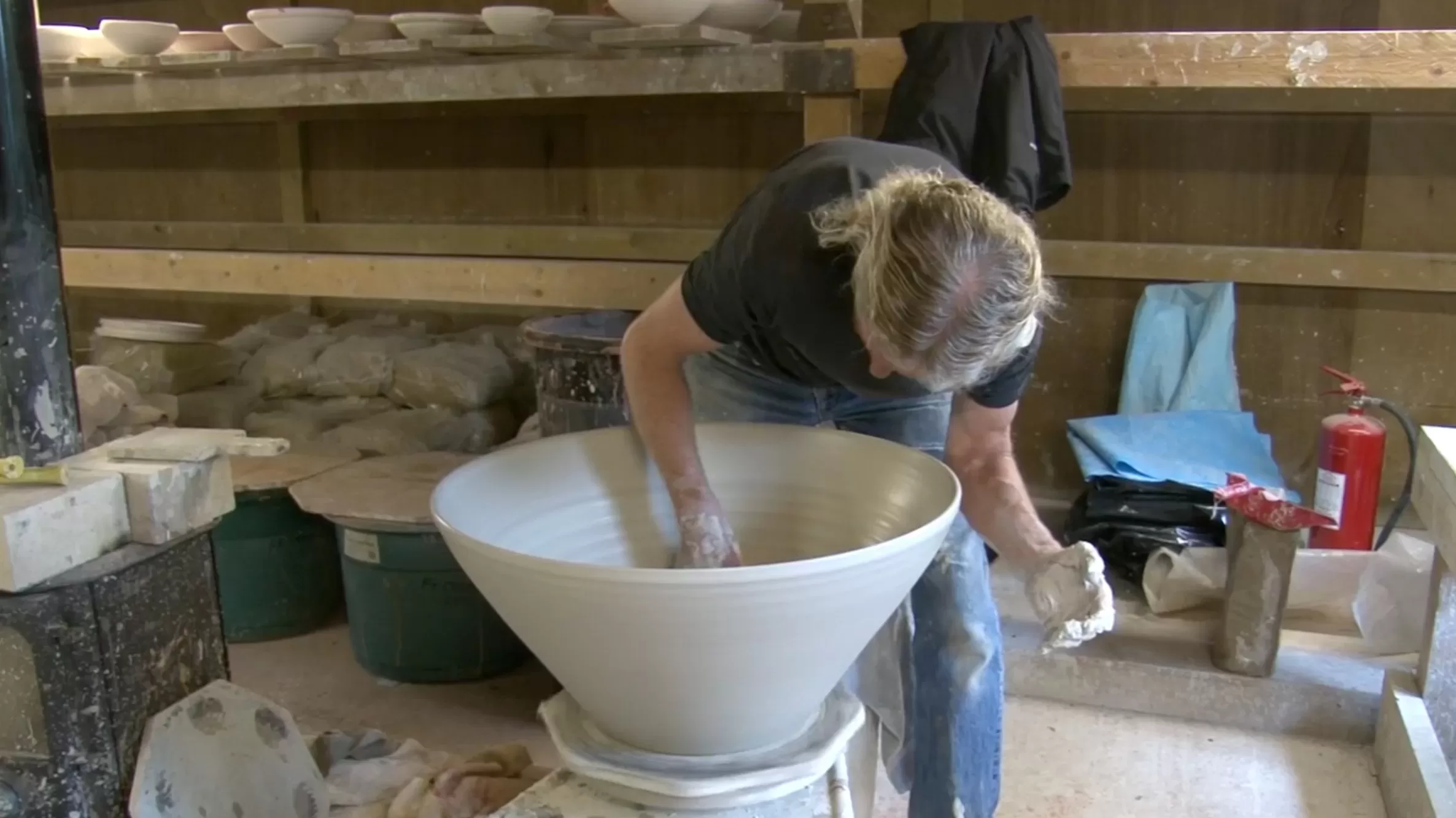 mc sb 1 jpg webp Masterclass | Svend Bayer | Throwing a Large Pot Svend Bayer