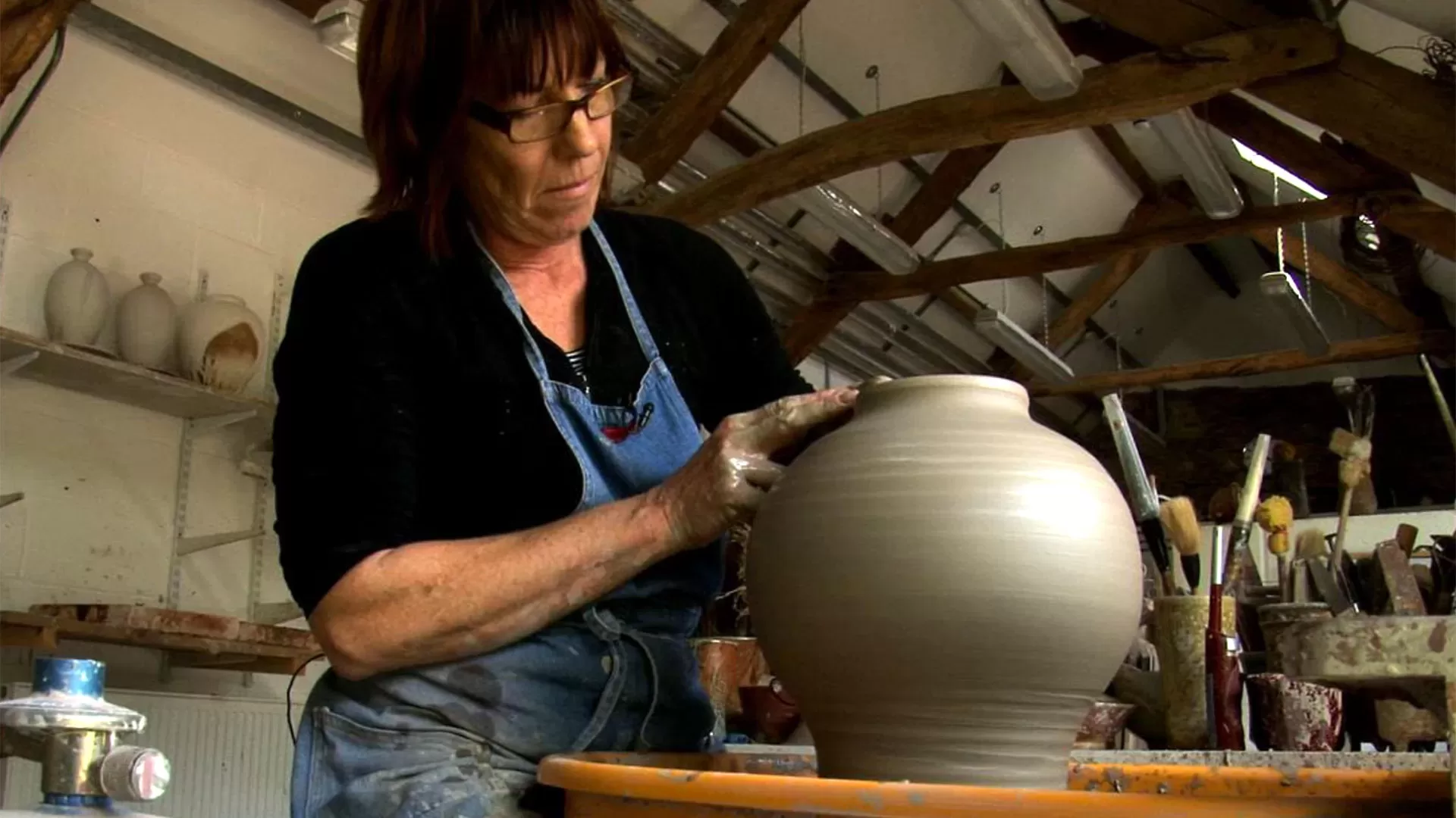 Masterclass Lisa Hammond Throwing Tsubo Jars We Love Clay