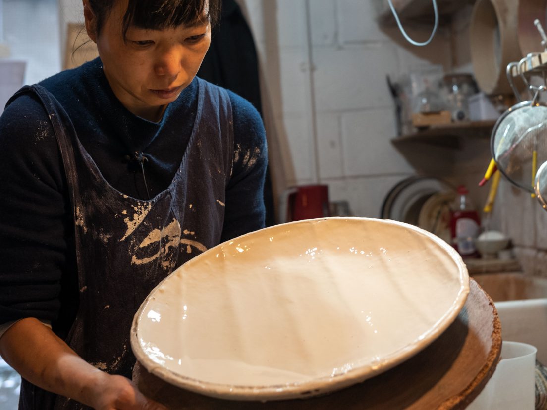 masterclass akiko hirai making large dishes slate Talking Pots | Jim Malone | Large Jar